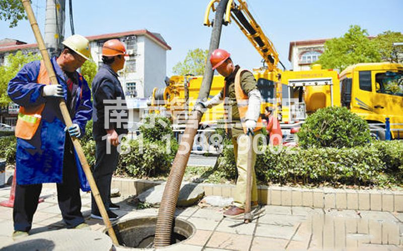 214花园村小区抽污水